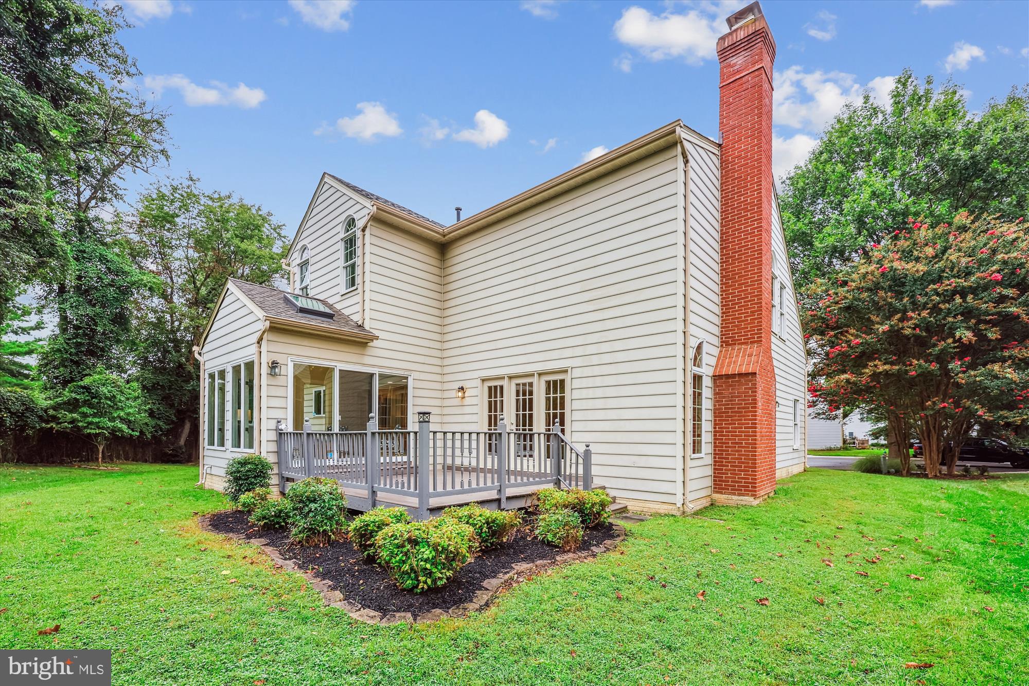 ROSE HILL FALLS - Residential