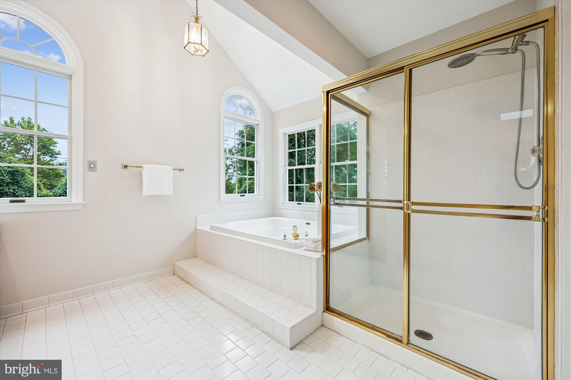 ROSE HILL FALLS - Residential