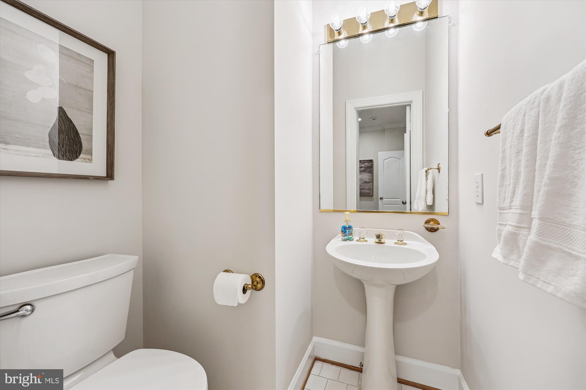 ROSE HILL FALLS - Residential