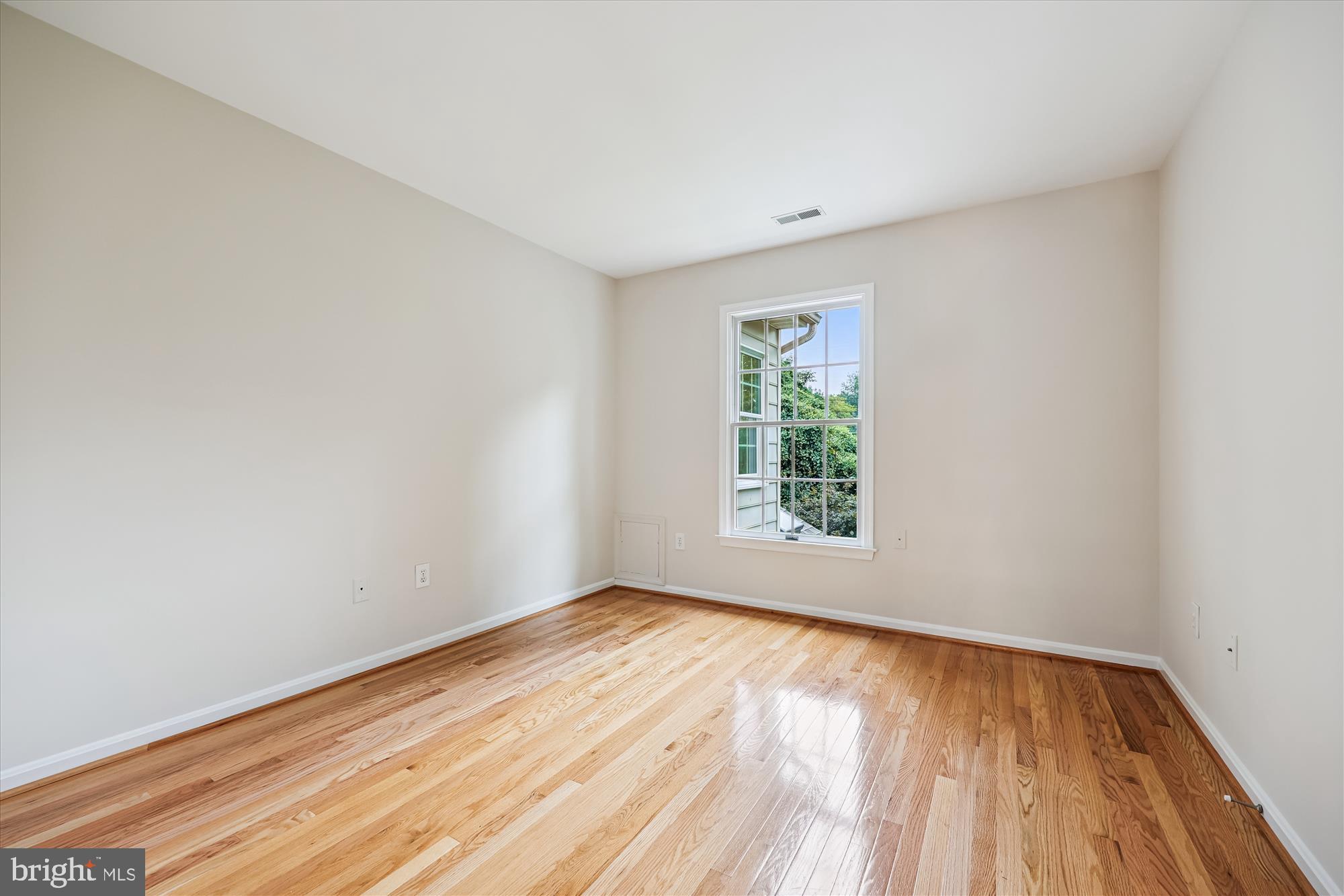 ROSE HILL FALLS - Residential