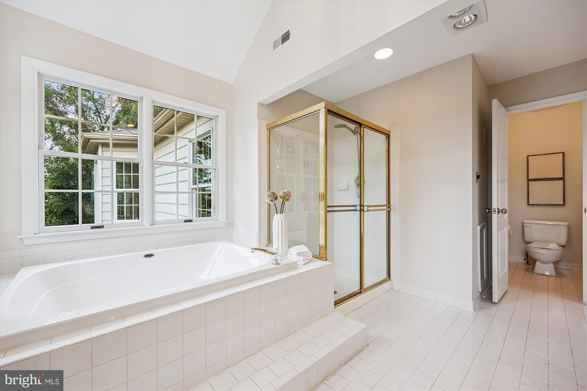 ROSE HILL FALLS - Residential