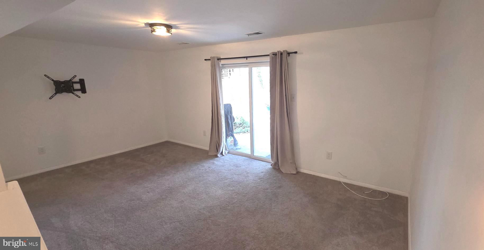 ELIZABETHS LANDING - Residential