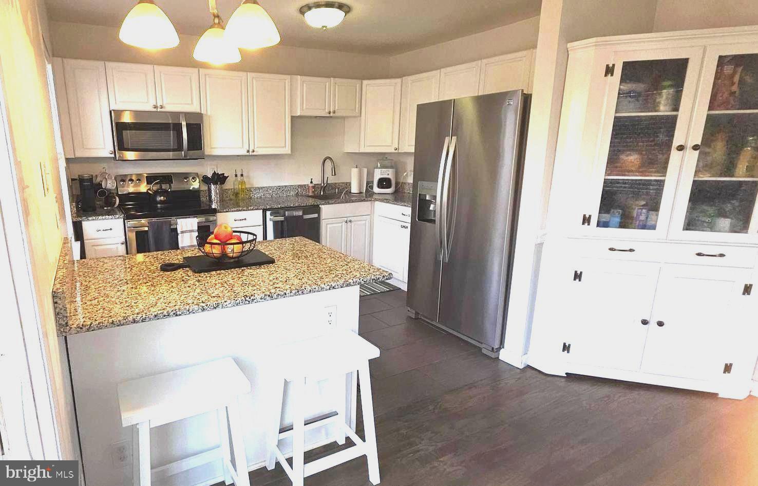 ELIZABETHS LANDING - Residential