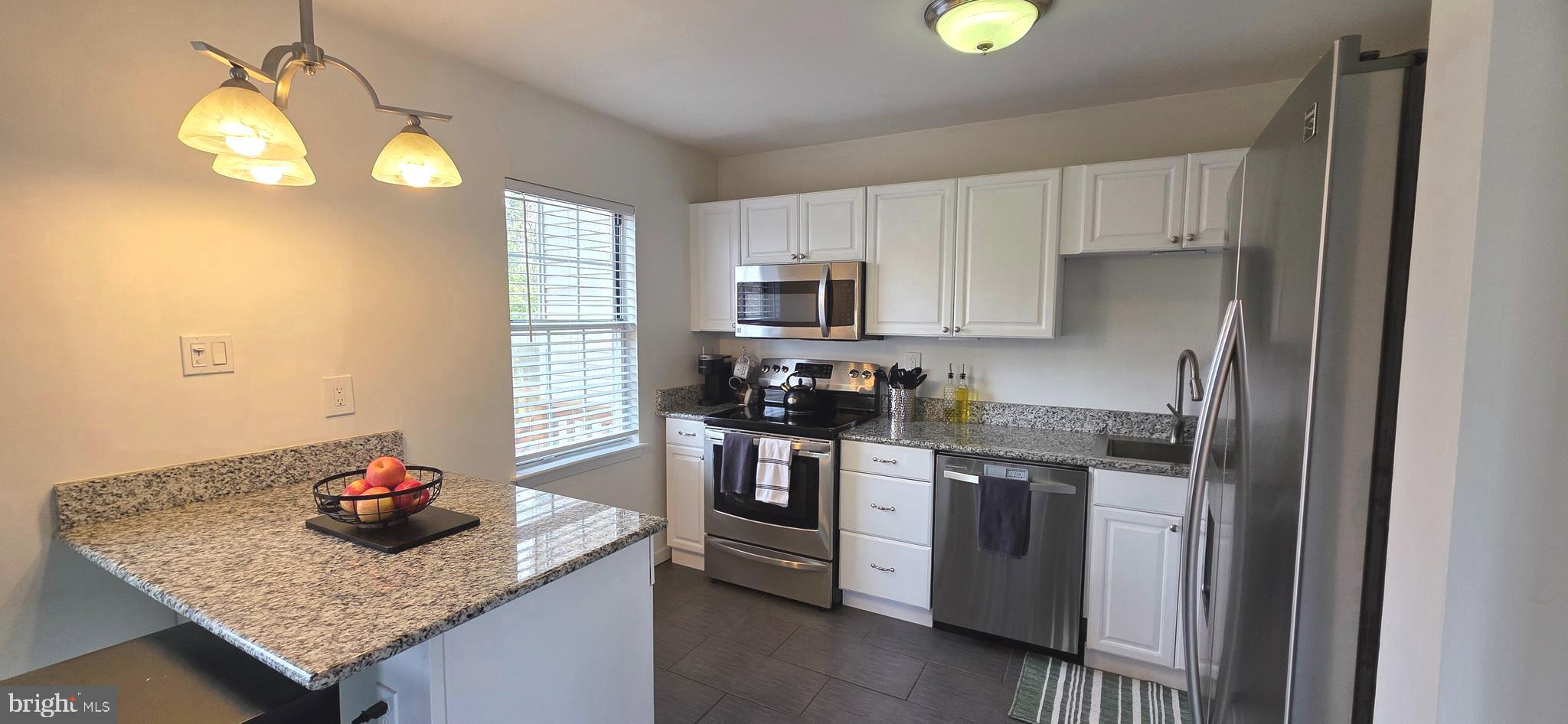 ELIZABETHS LANDING - Residential