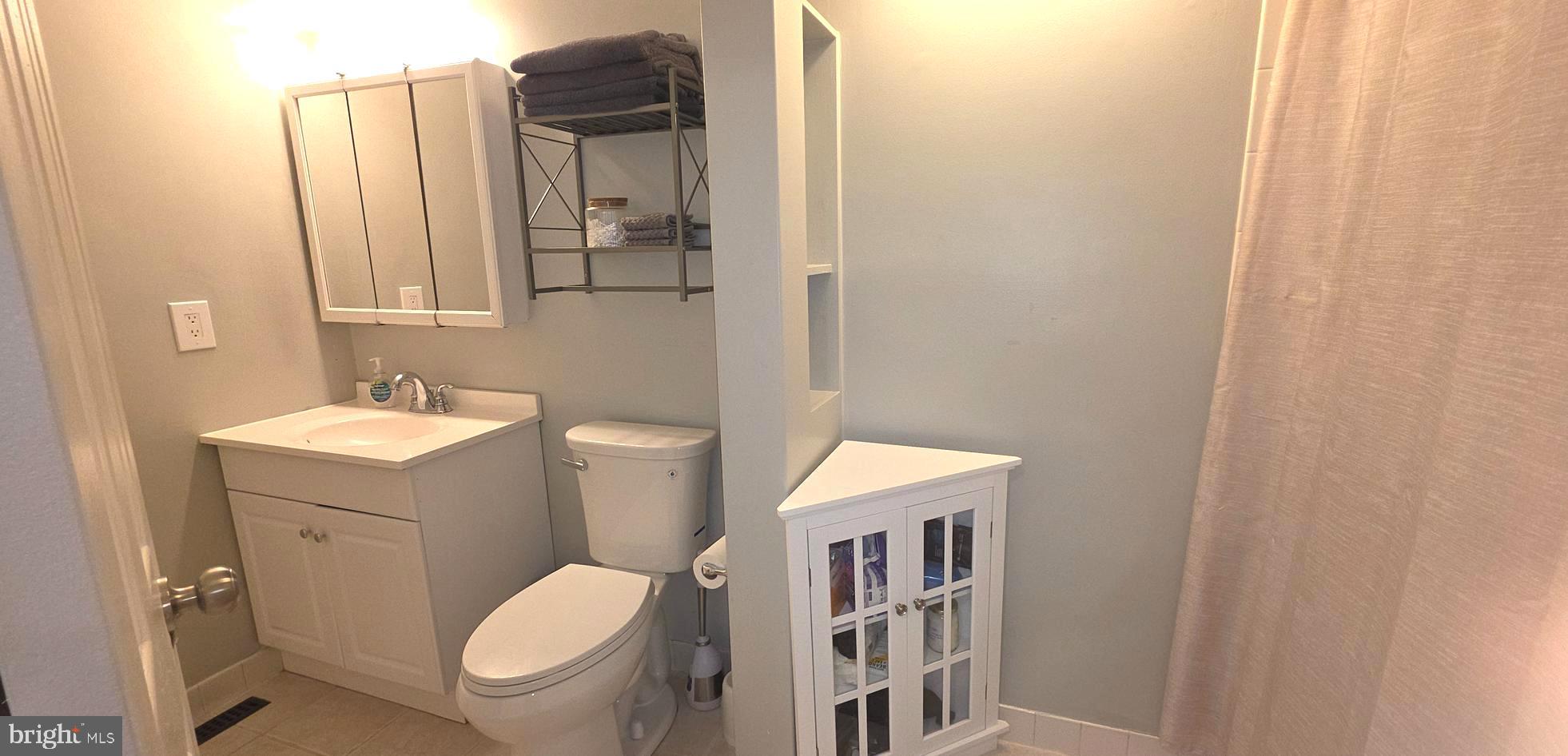 ELIZABETHS LANDING - Residential