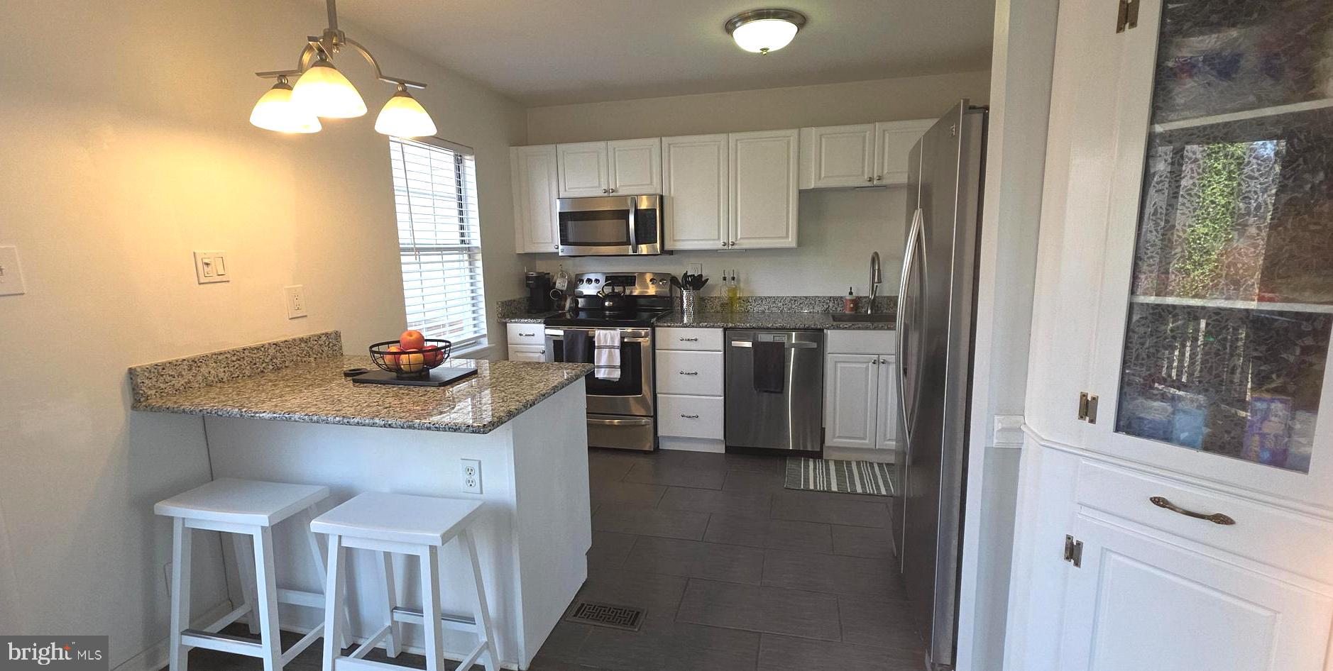 ELIZABETHS LANDING - Residential