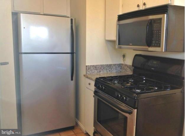 FAIRLINGTON TOWNE - Residential Lease