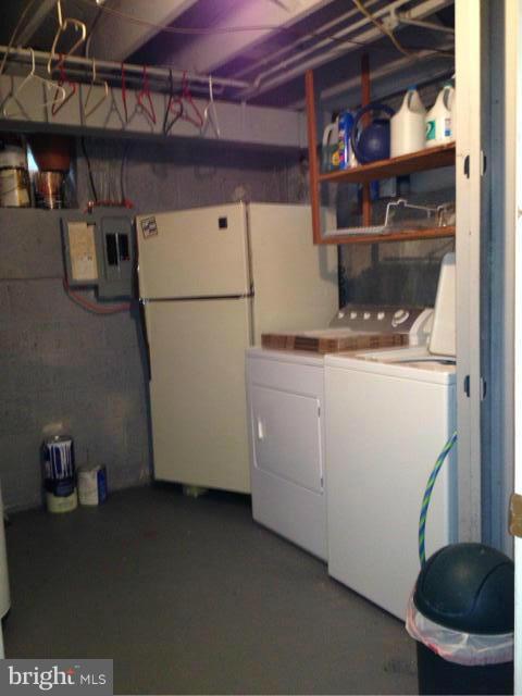 FAIRLINGTON TOWNE - Residential Lease