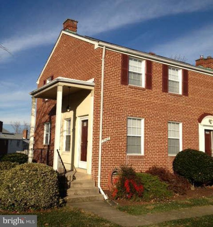 Wonderful, bright 3-level END townhouse in close-in Fairlington Towne! Approx 1235 sq ft of living space, granite & SS kitchen, new carpet/paint in early 2014. Lower lvl can be 3rd bedroom. Quick stroll to Bradlee shopping ctr, short hop onto 395 & Shirlington or the Pentagon, 5 mins down Rte 7 to Old Town Alex. Pet considered on a case by case basis.