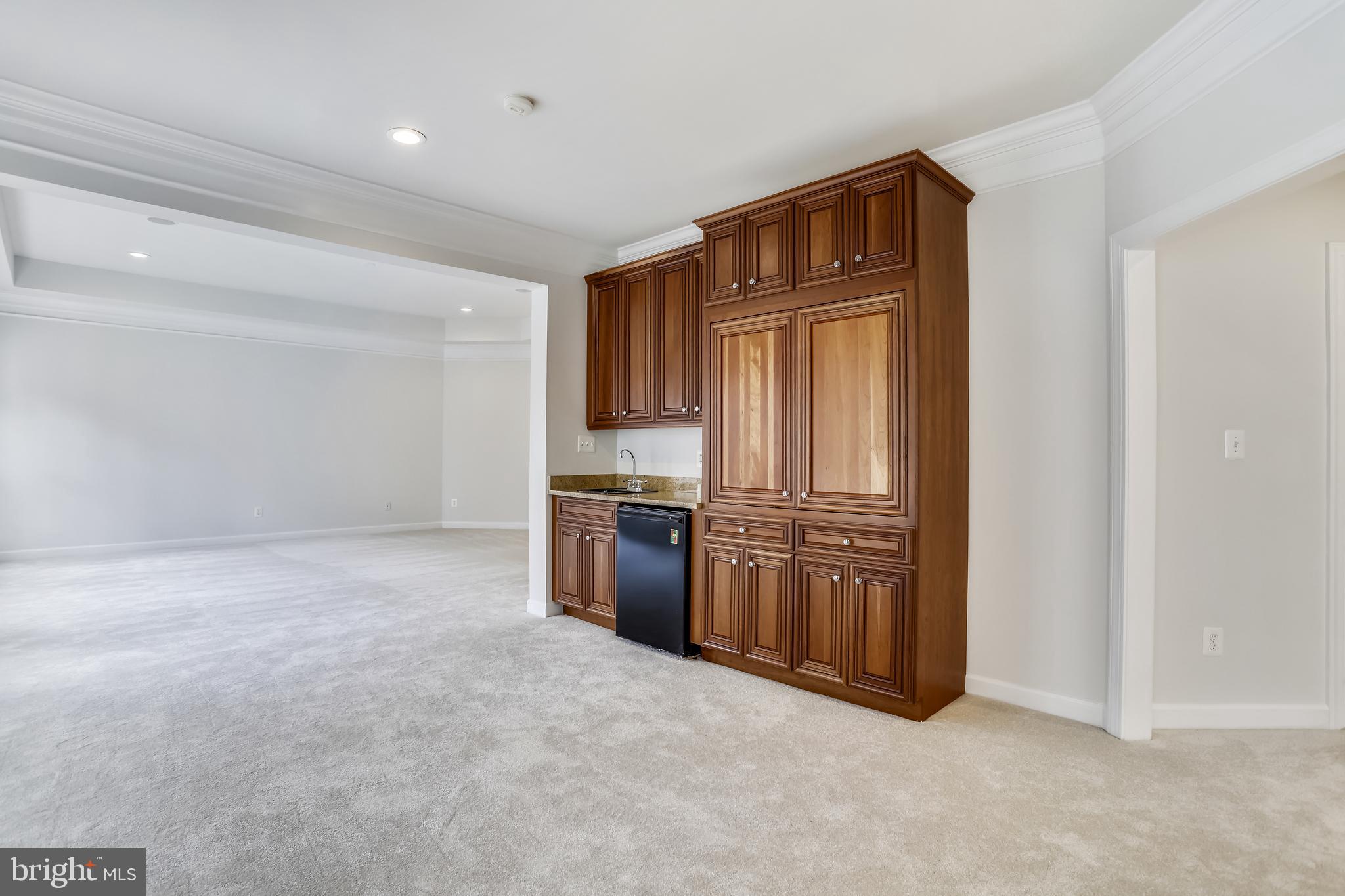 RIVER FALLS - Residential