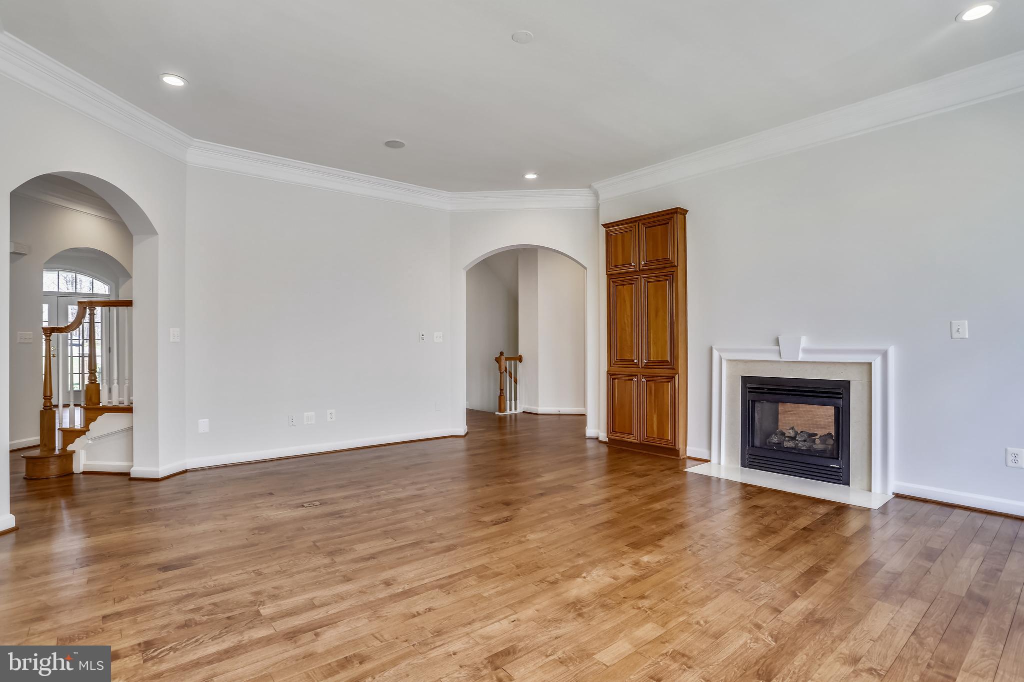 RIVER FALLS - Residential