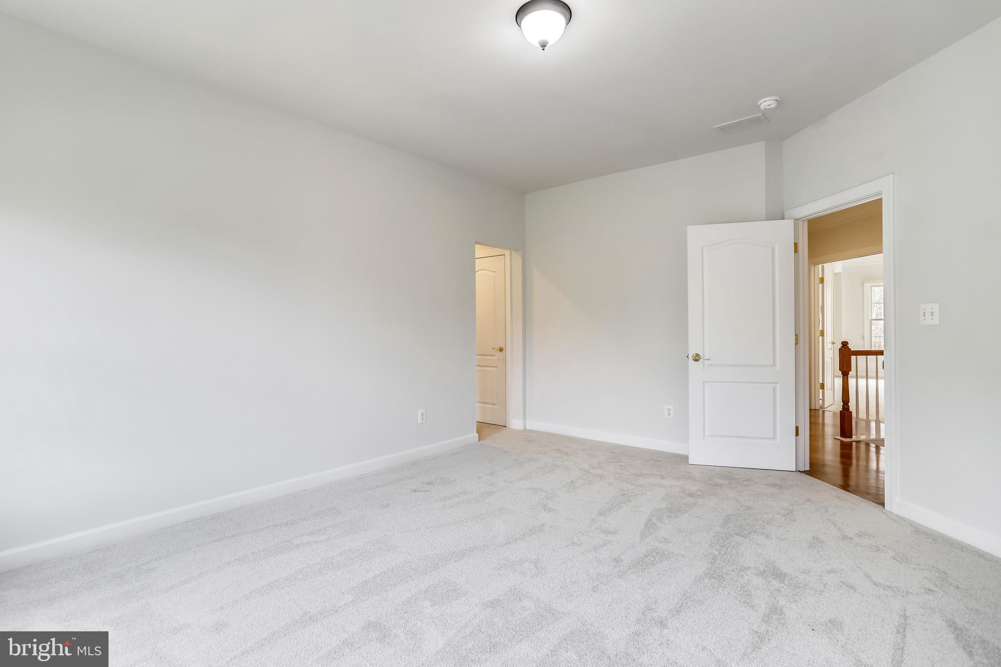 RIVER FALLS - Residential