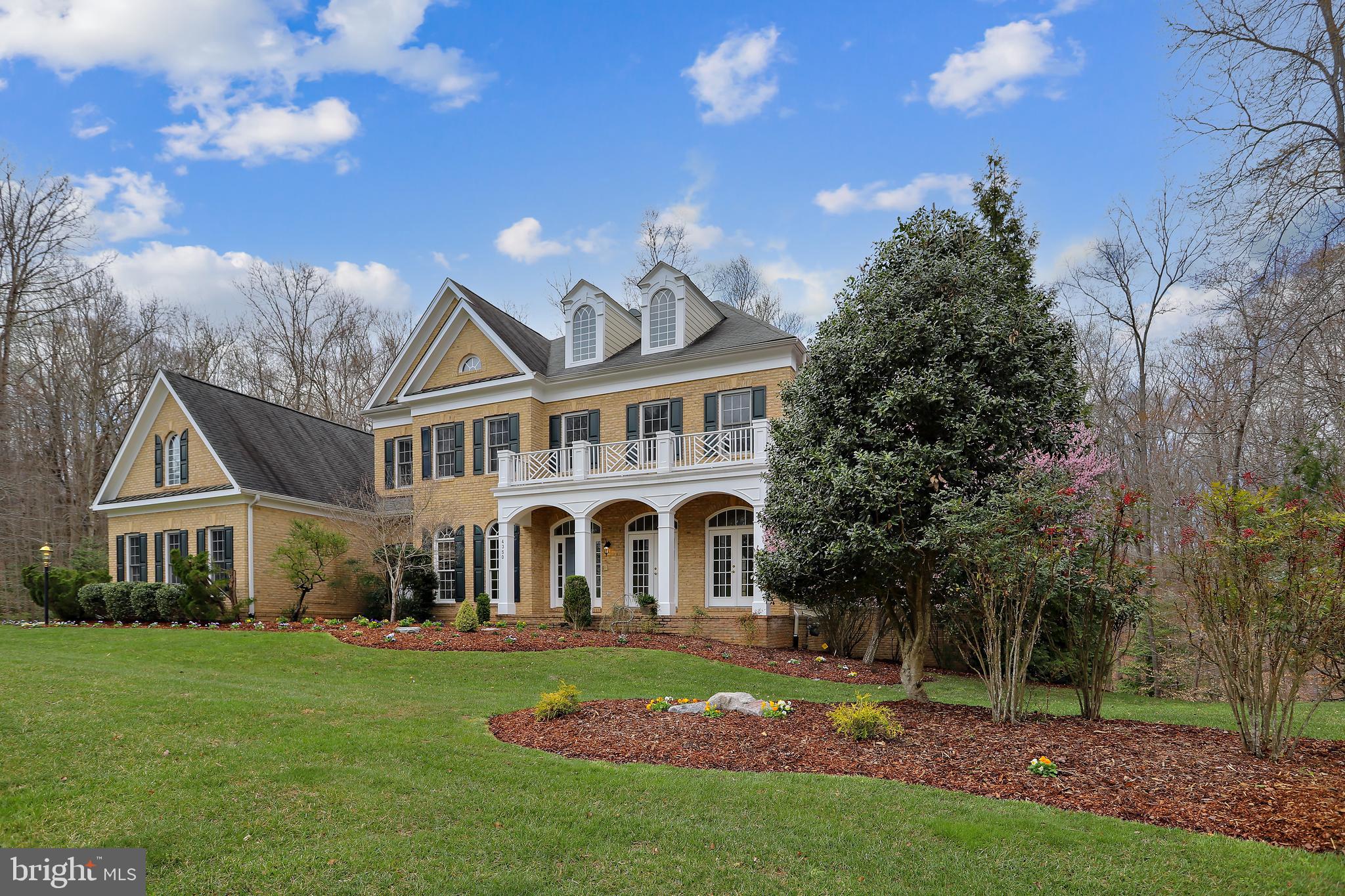 RIVER FALLS - Residential