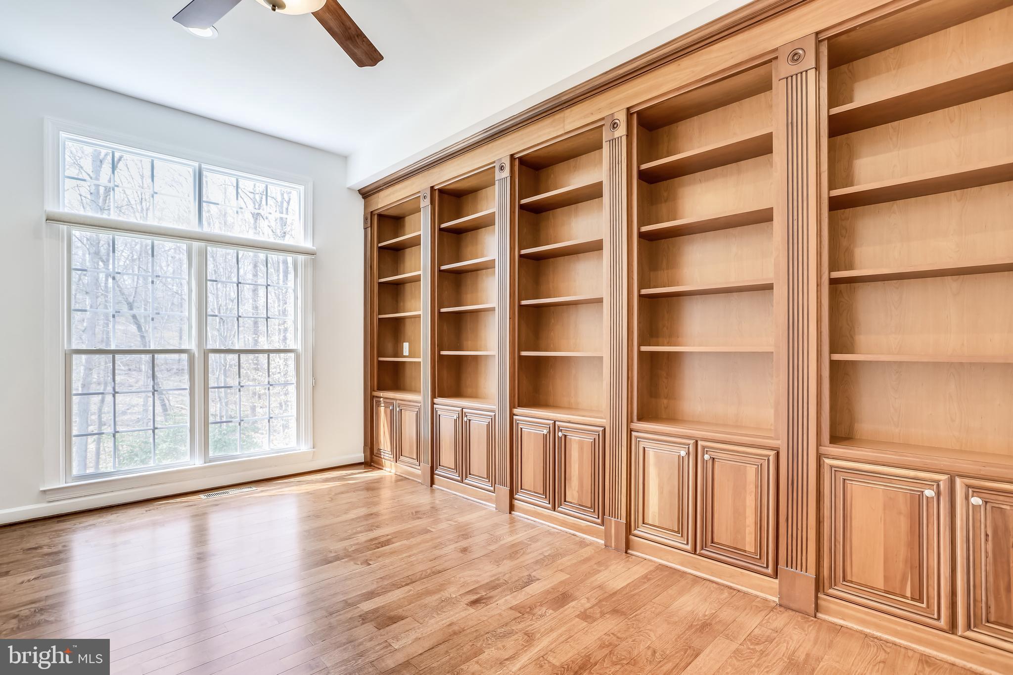 RIVER FALLS - Residential