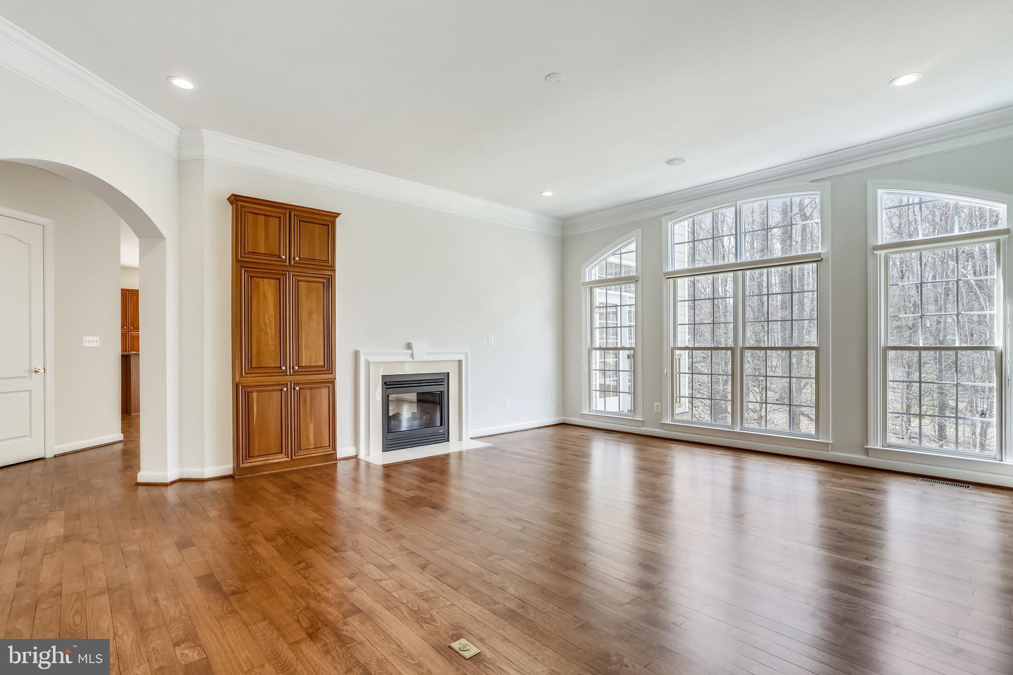 RIVER FALLS - Residential