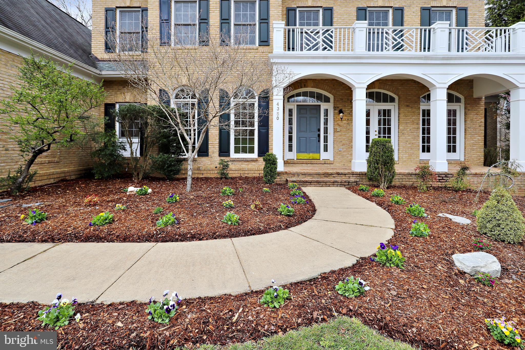 RIVER FALLS - Residential