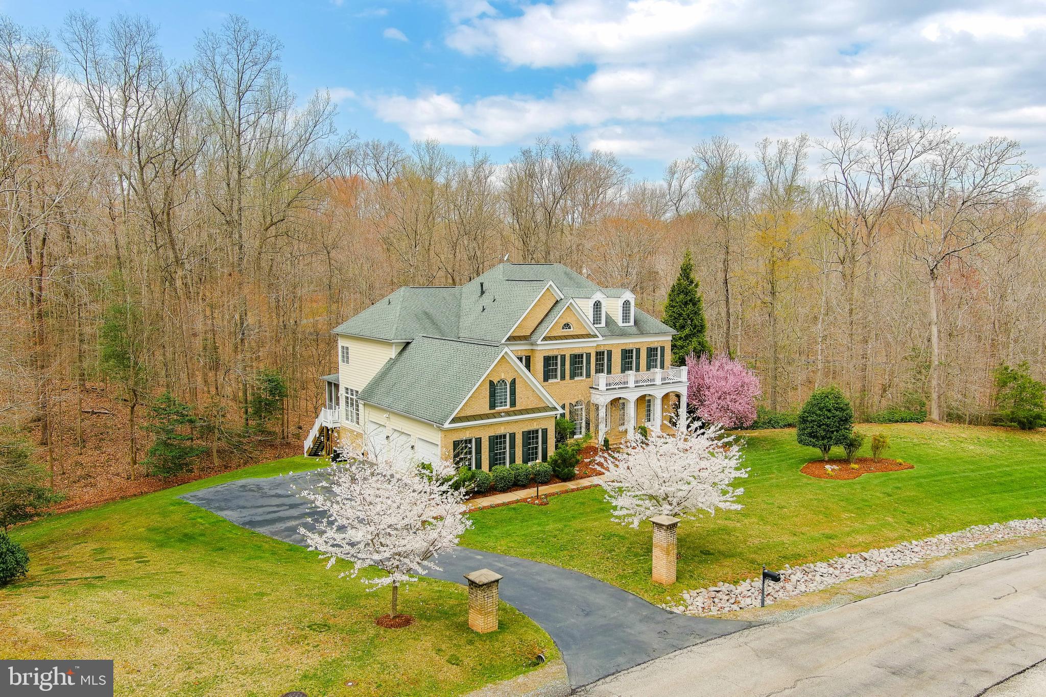 RIVER FALLS - Residential