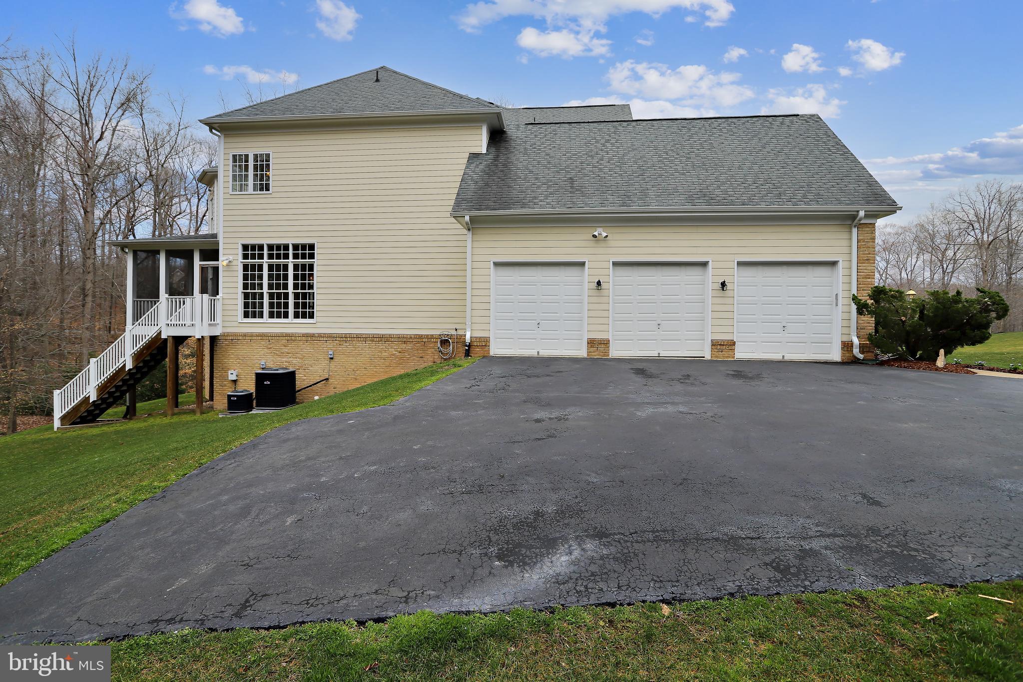 RIVER FALLS - Residential