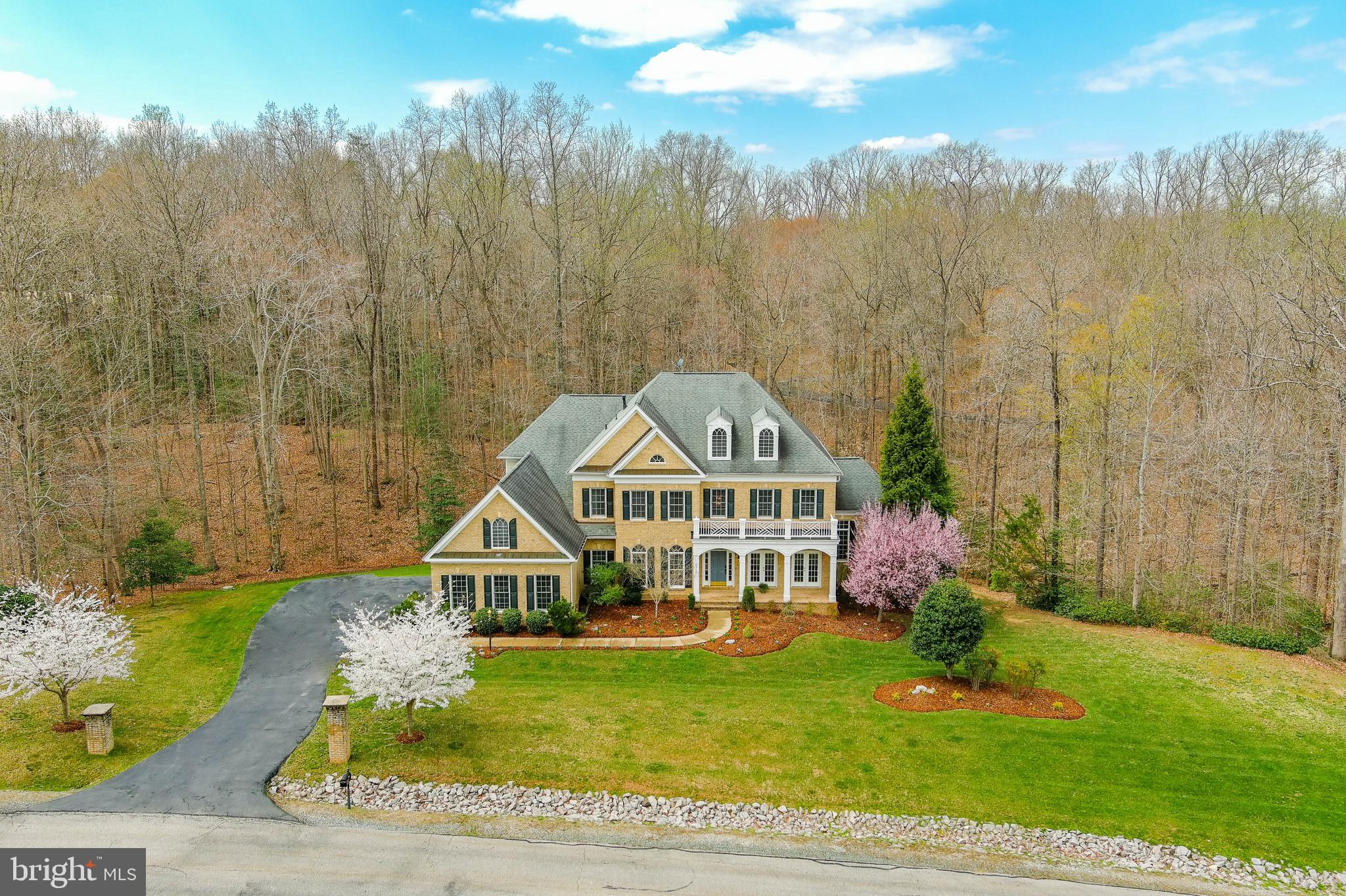 RIVER FALLS - Residential