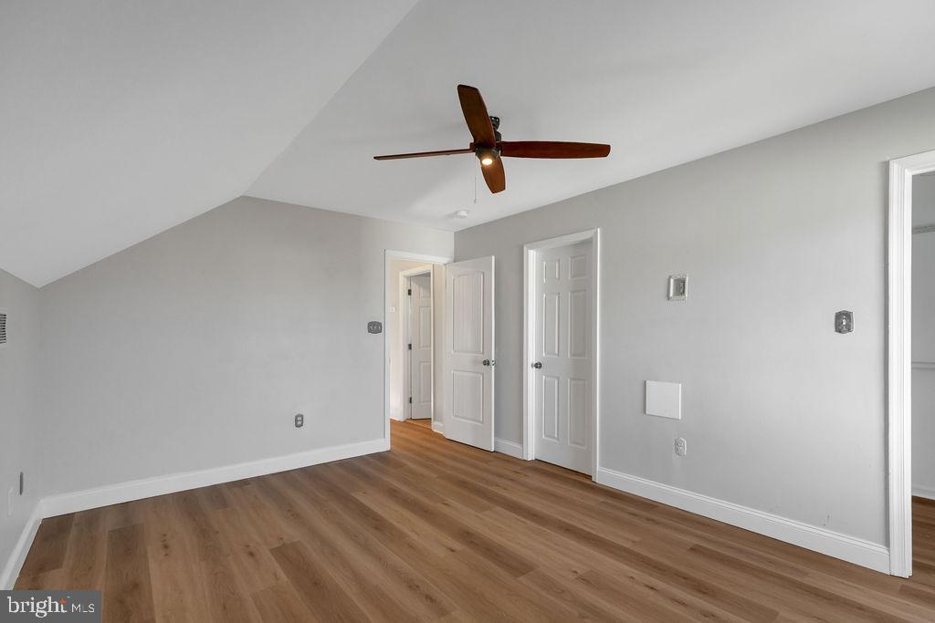 KENSINGTON COURTS - Residential