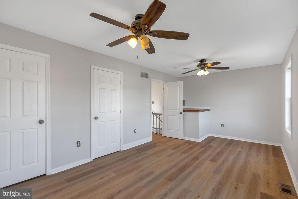 KENSINGTON COURTS - Residential