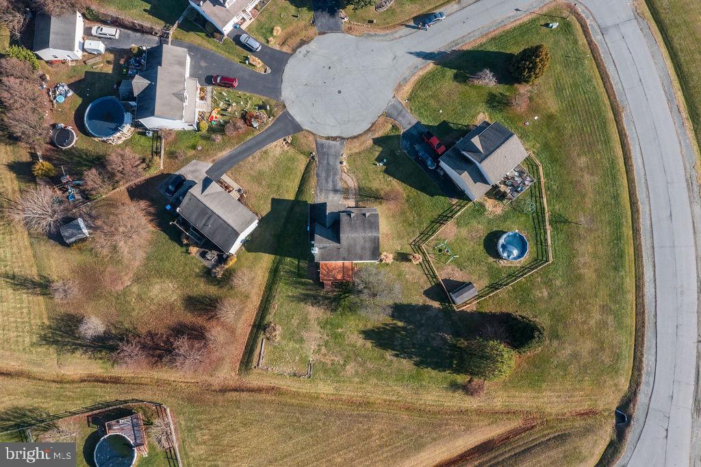 KENSINGTON COURTS - Residential