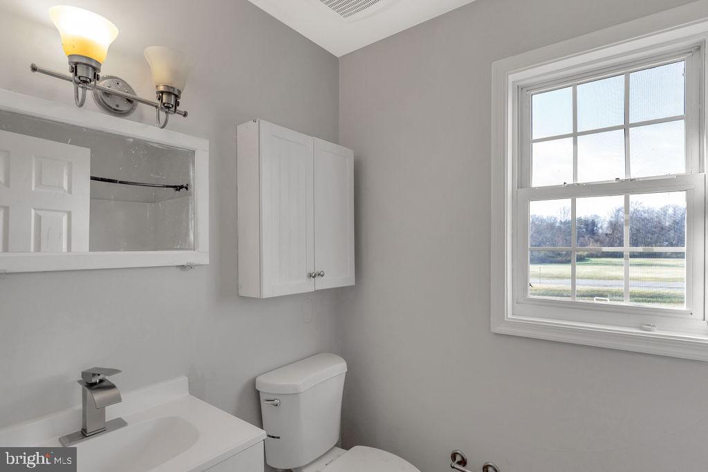 KENSINGTON COURTS - Residential