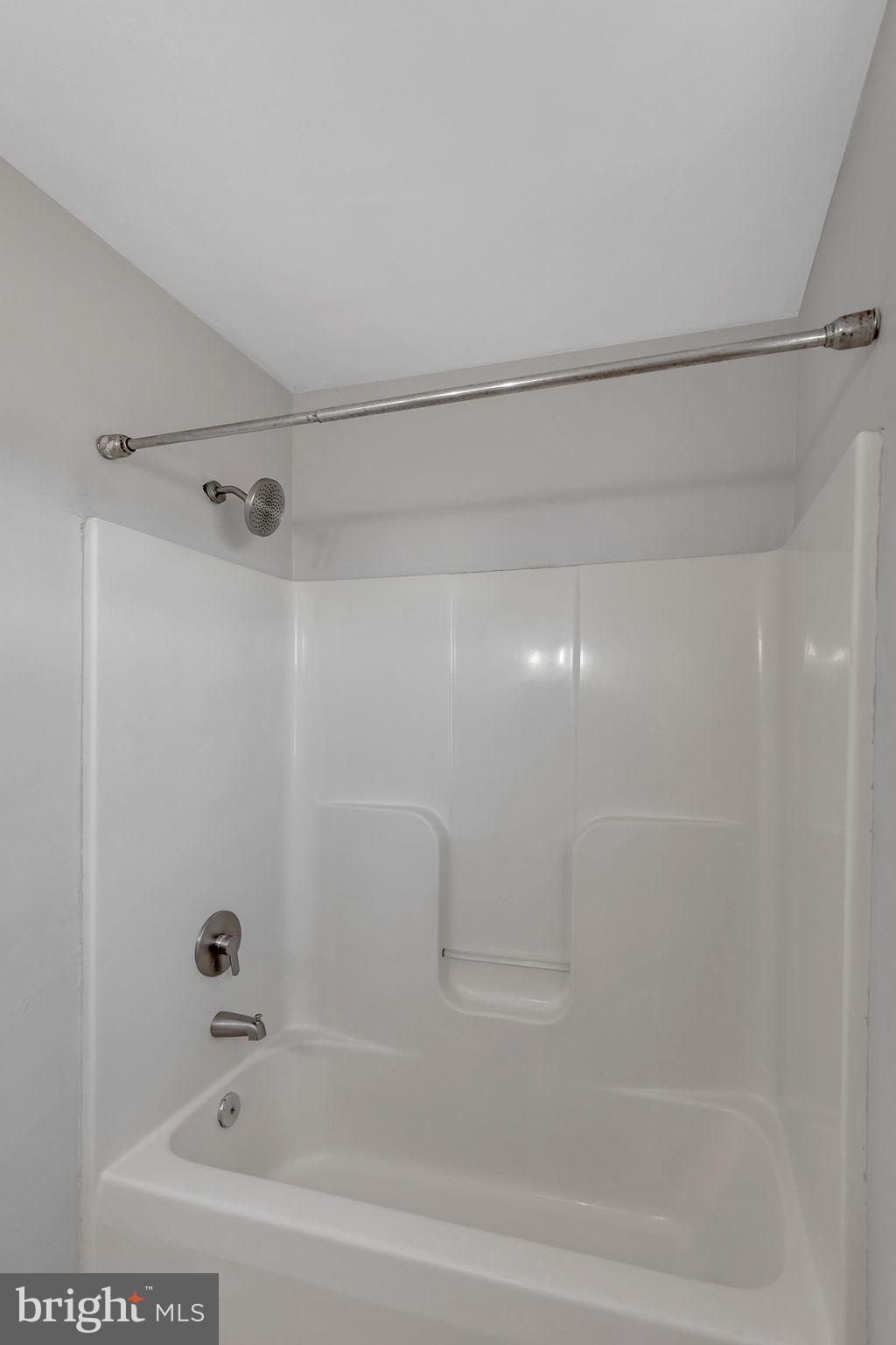 KENSINGTON COURTS - Residential