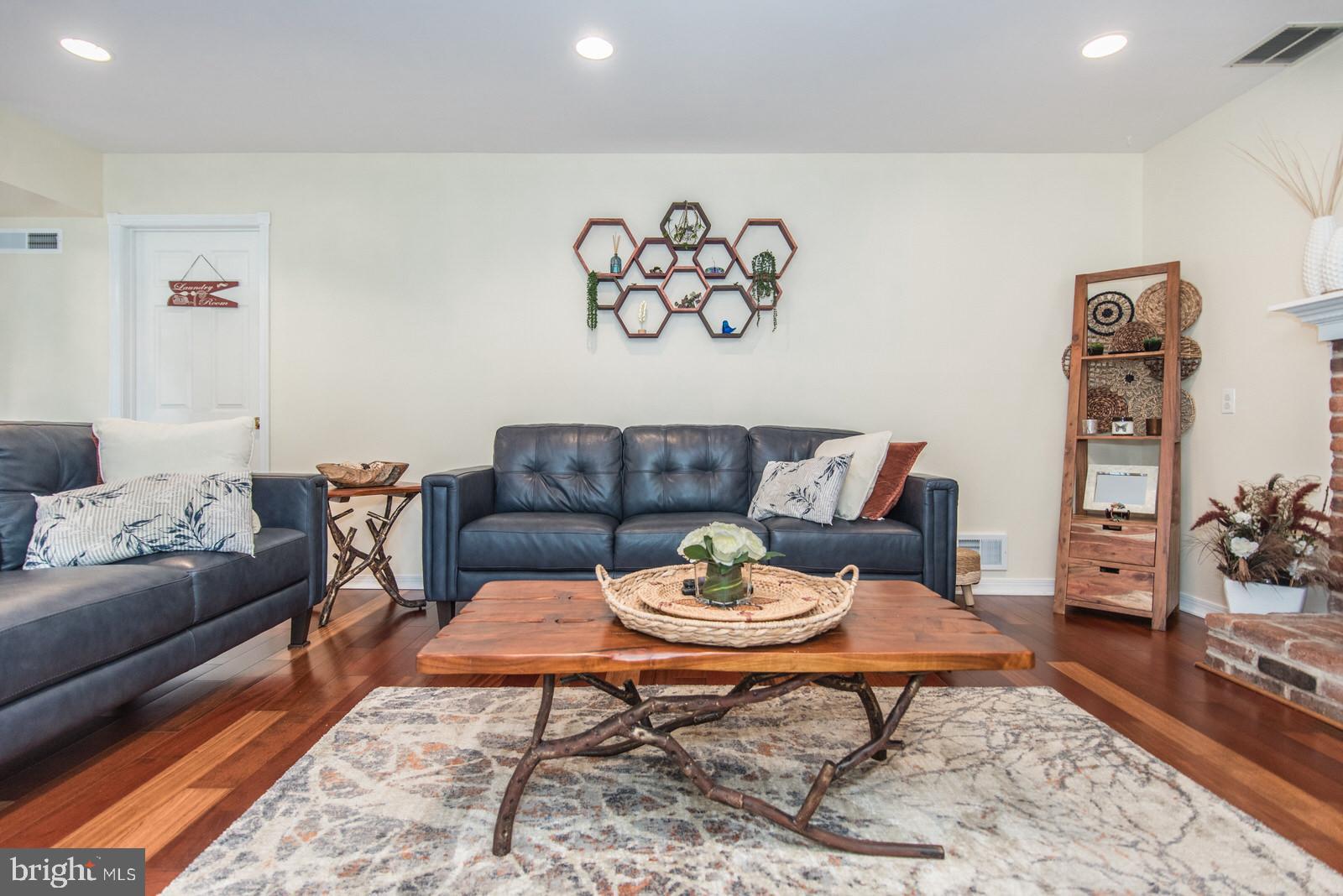 HOLLANDALE - Residential