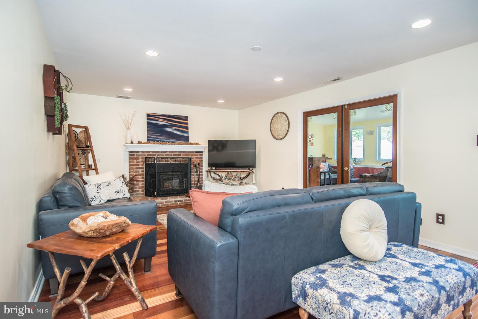 HOLLANDALE - Residential