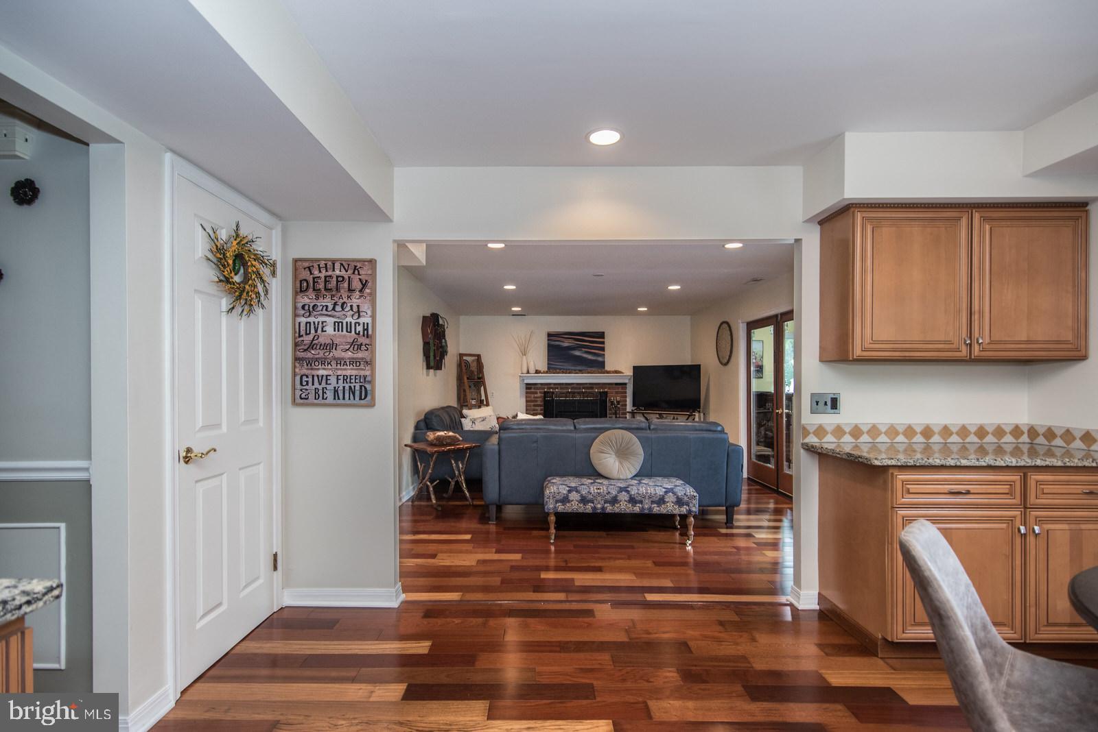 HOLLANDALE - Residential