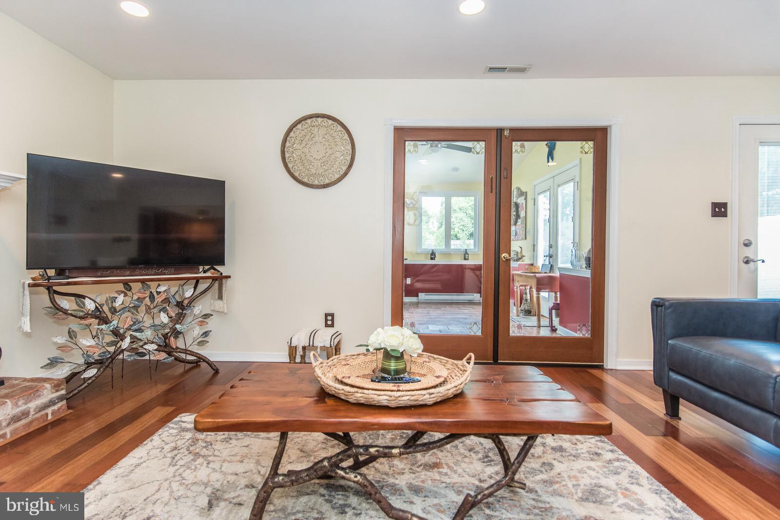 HOLLANDALE - Residential