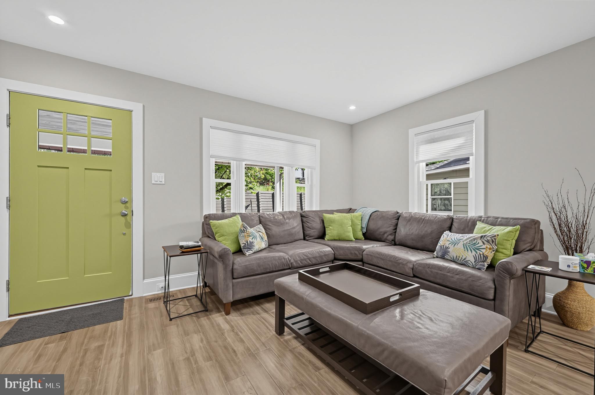 4 S ATLANTIC AVENUE