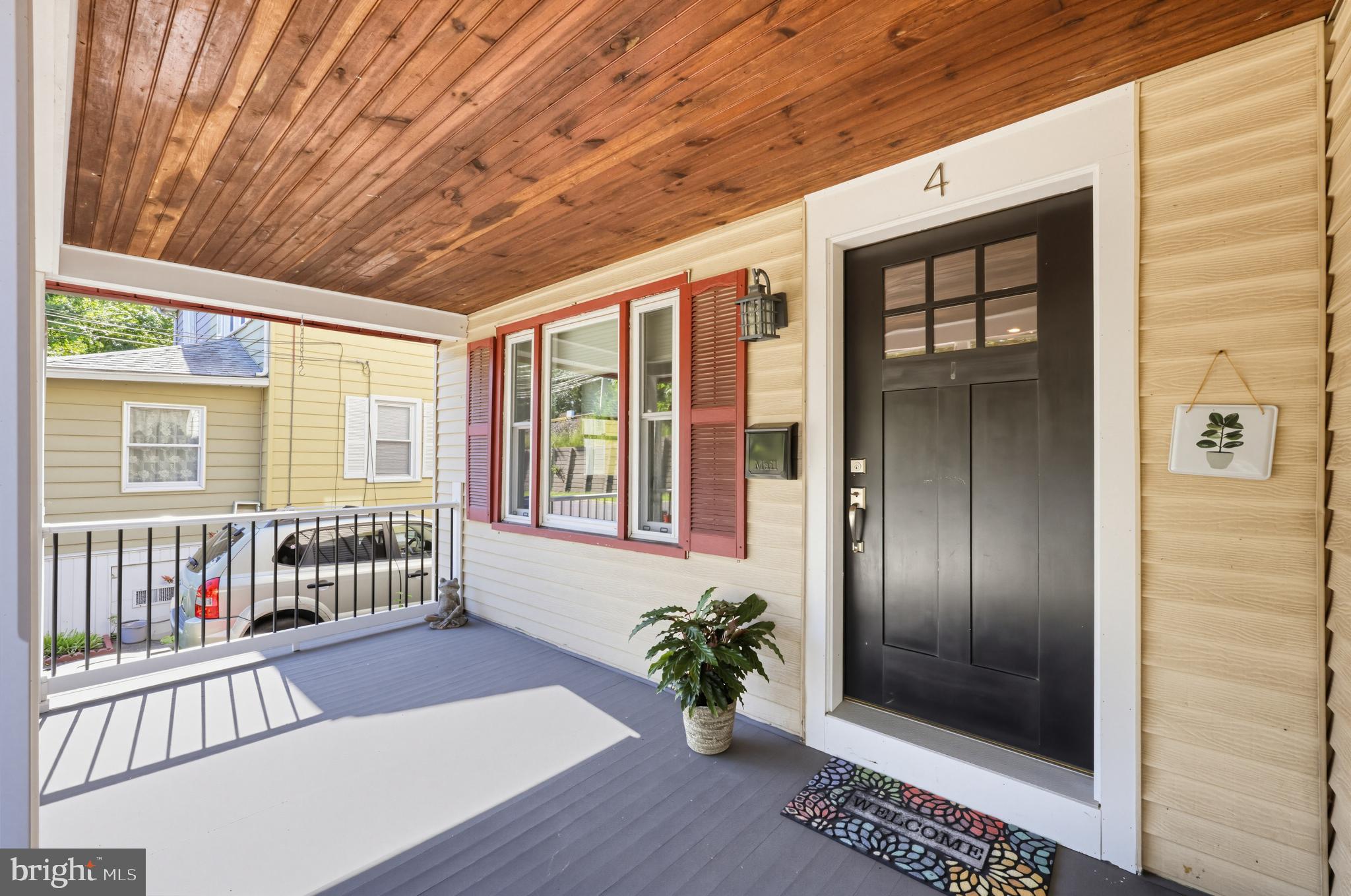 4 S ATLANTIC AVENUE