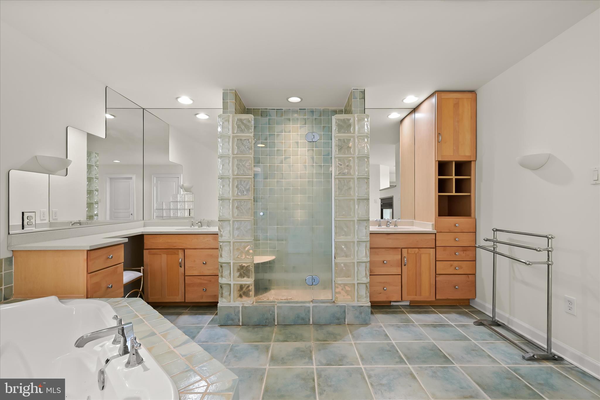 BAYSIDE BEACH - Residential