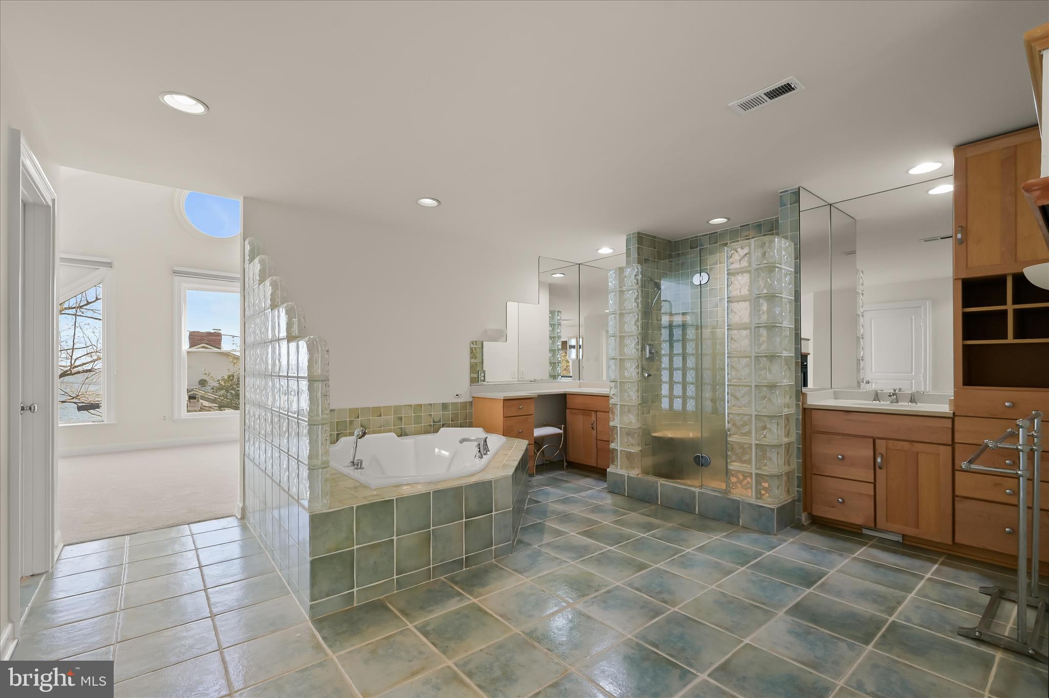 BAYSIDE BEACH - Residential