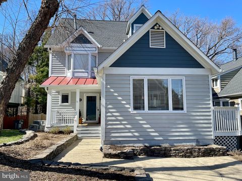 Photo of 2008 Swan Terrace, ALEXANDRIA, VA 22307 (MLS # VAFX2295584)