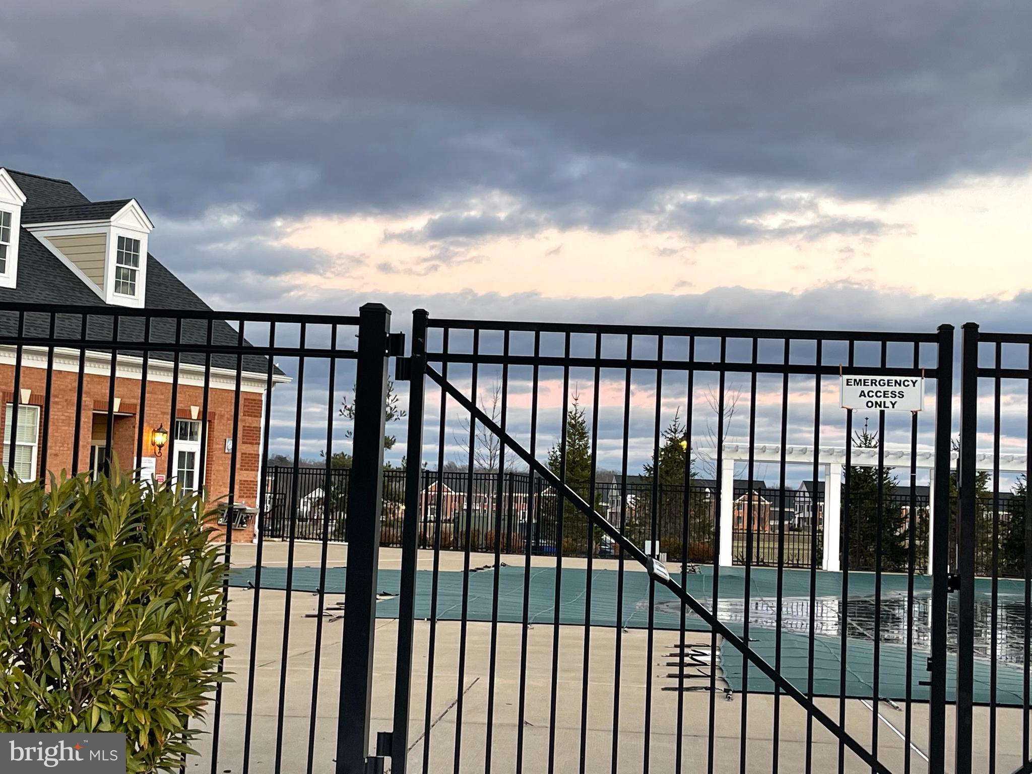 RIDGES AT LOUDOUN VALLEY - Residential Lease