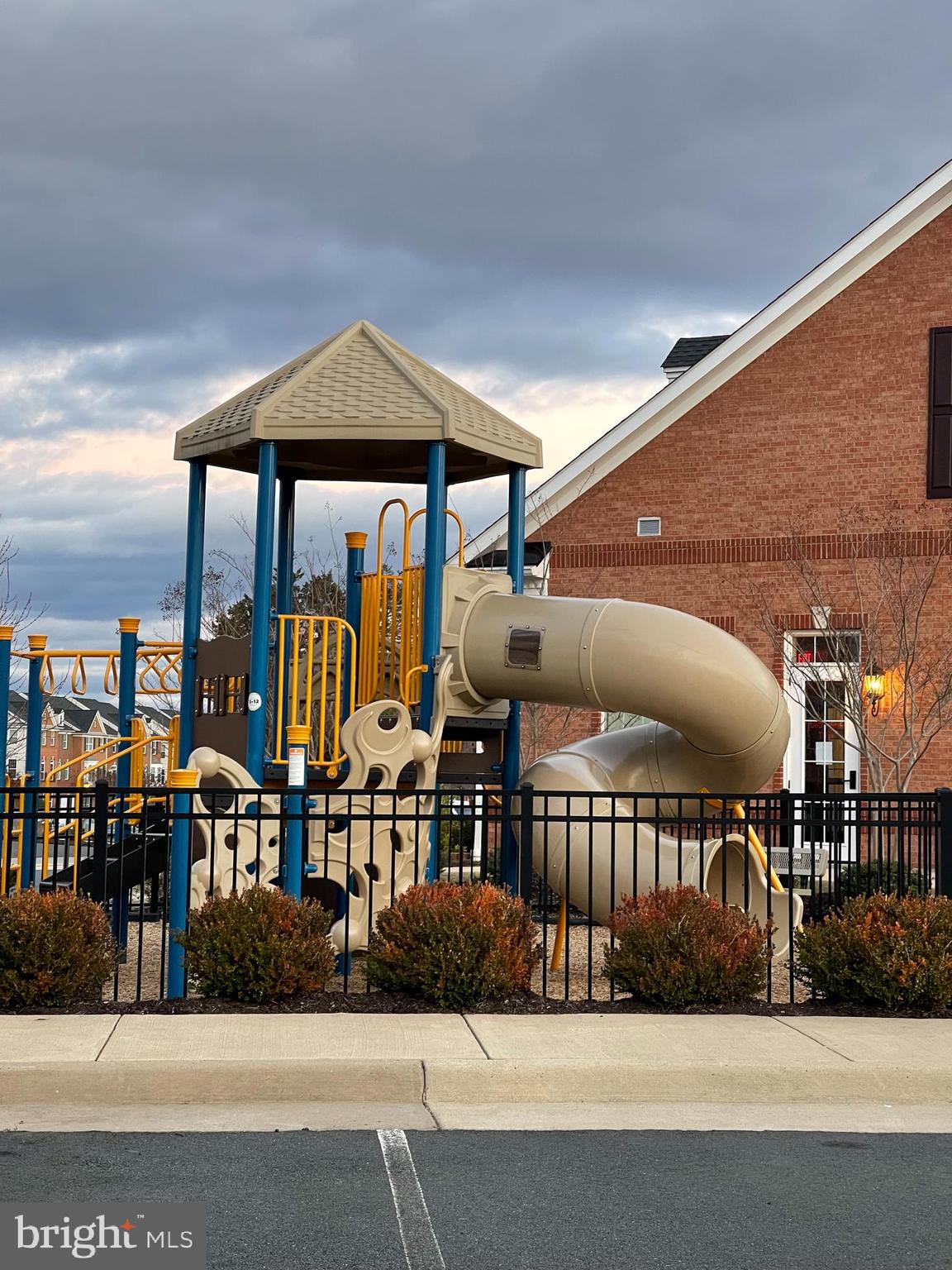 RIDGES AT LOUDOUN VALLEY - Residential Lease