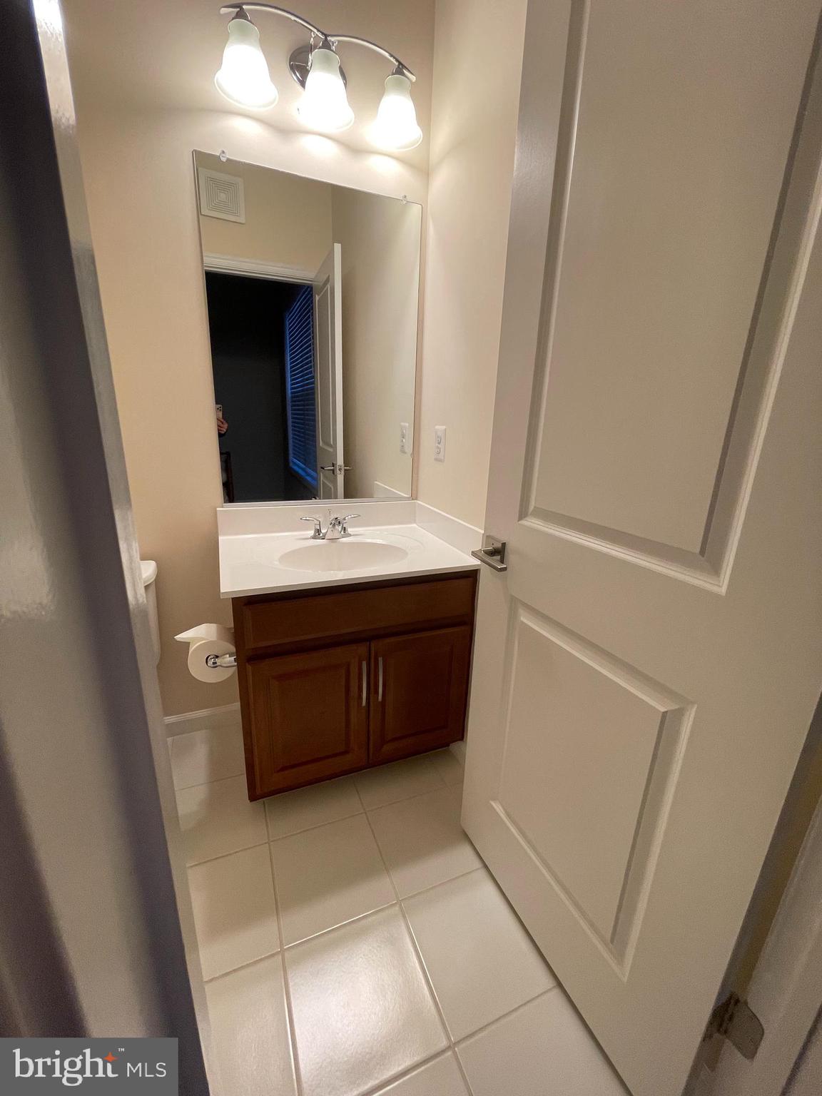 RIDGES AT LOUDOUN VALLEY - Residential Lease