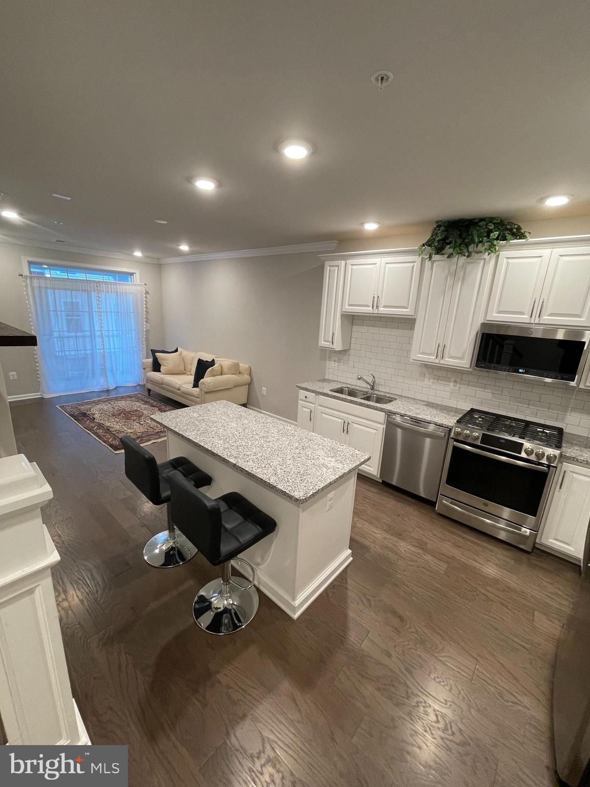 RIDGES AT LOUDOUN VALLEY - Residential Lease