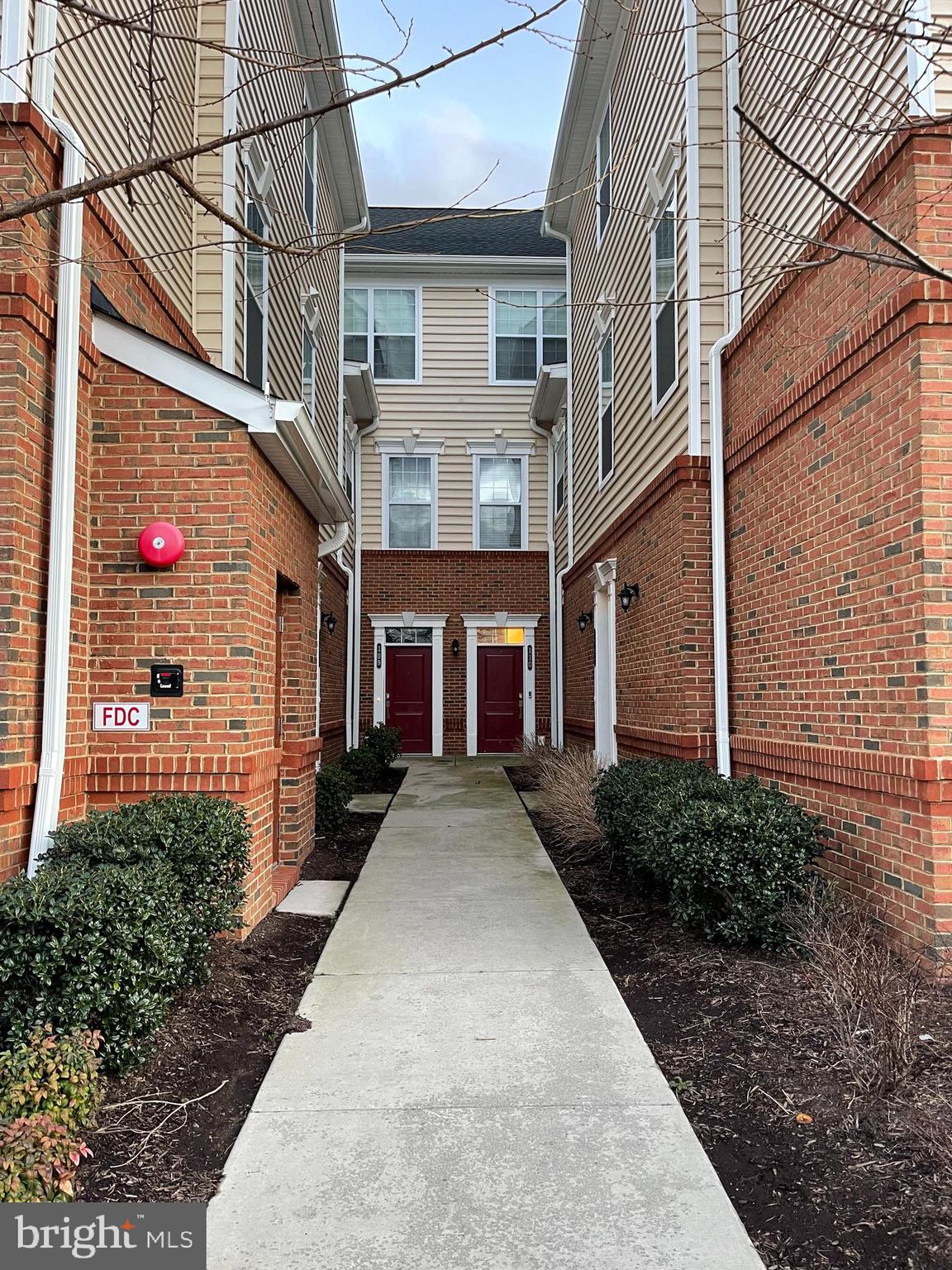 RIDGES AT LOUDOUN VALLEY - Residential Lease