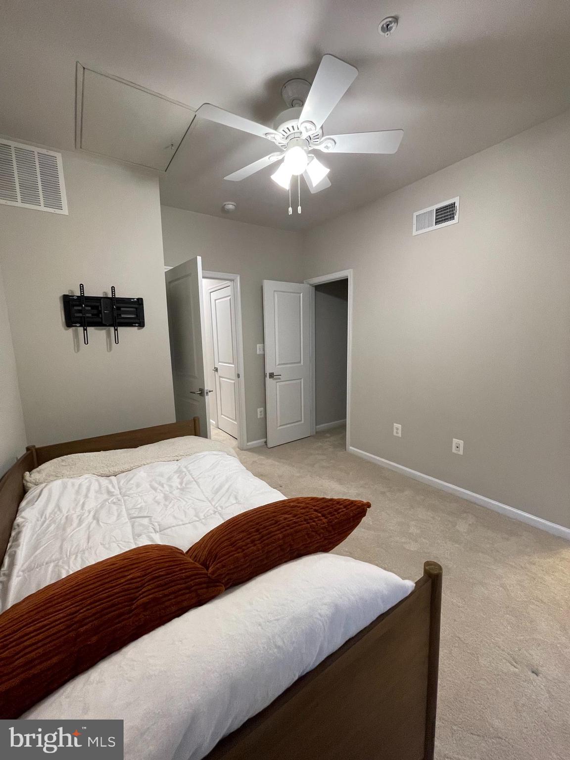 RIDGES AT LOUDOUN VALLEY - Residential Lease