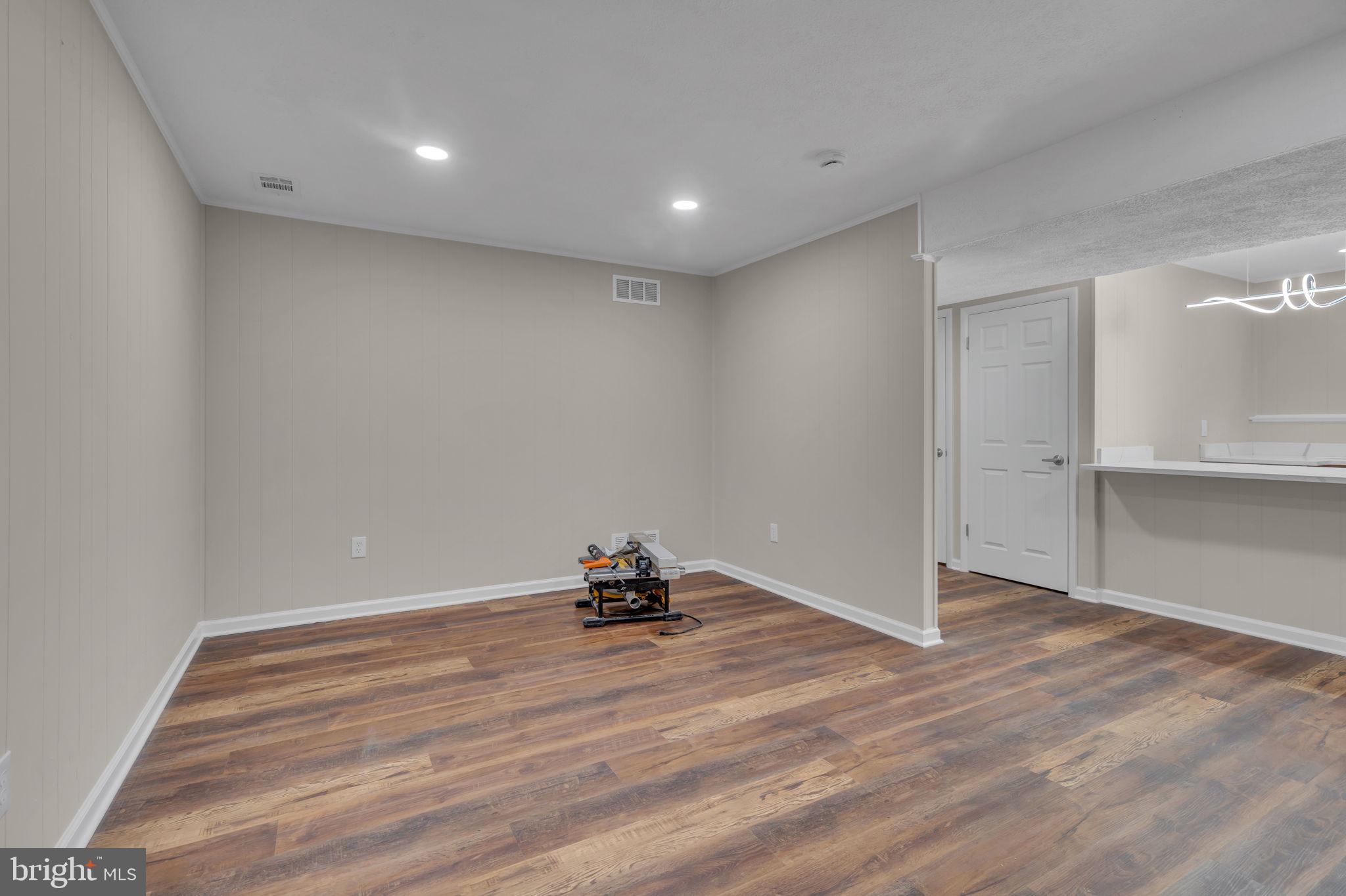 BAYTOWNE VILLAGE - Residential