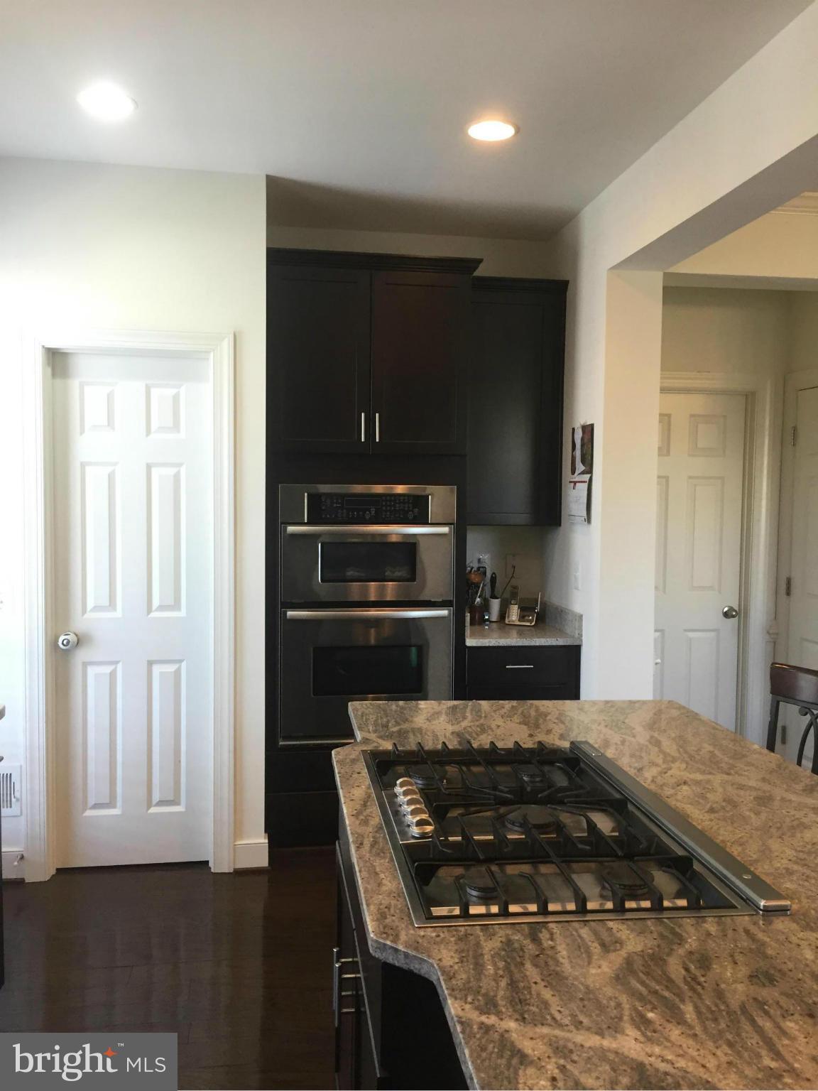 HUNTINGTON MEWS - Residential Lease