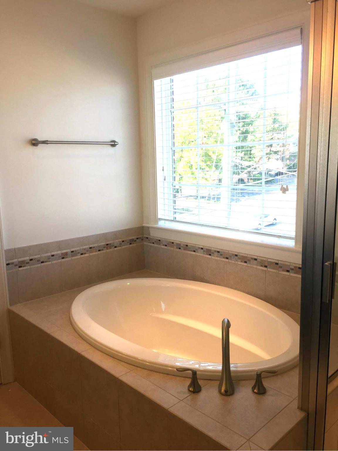 HUNTINGTON MEWS - Residential Lease