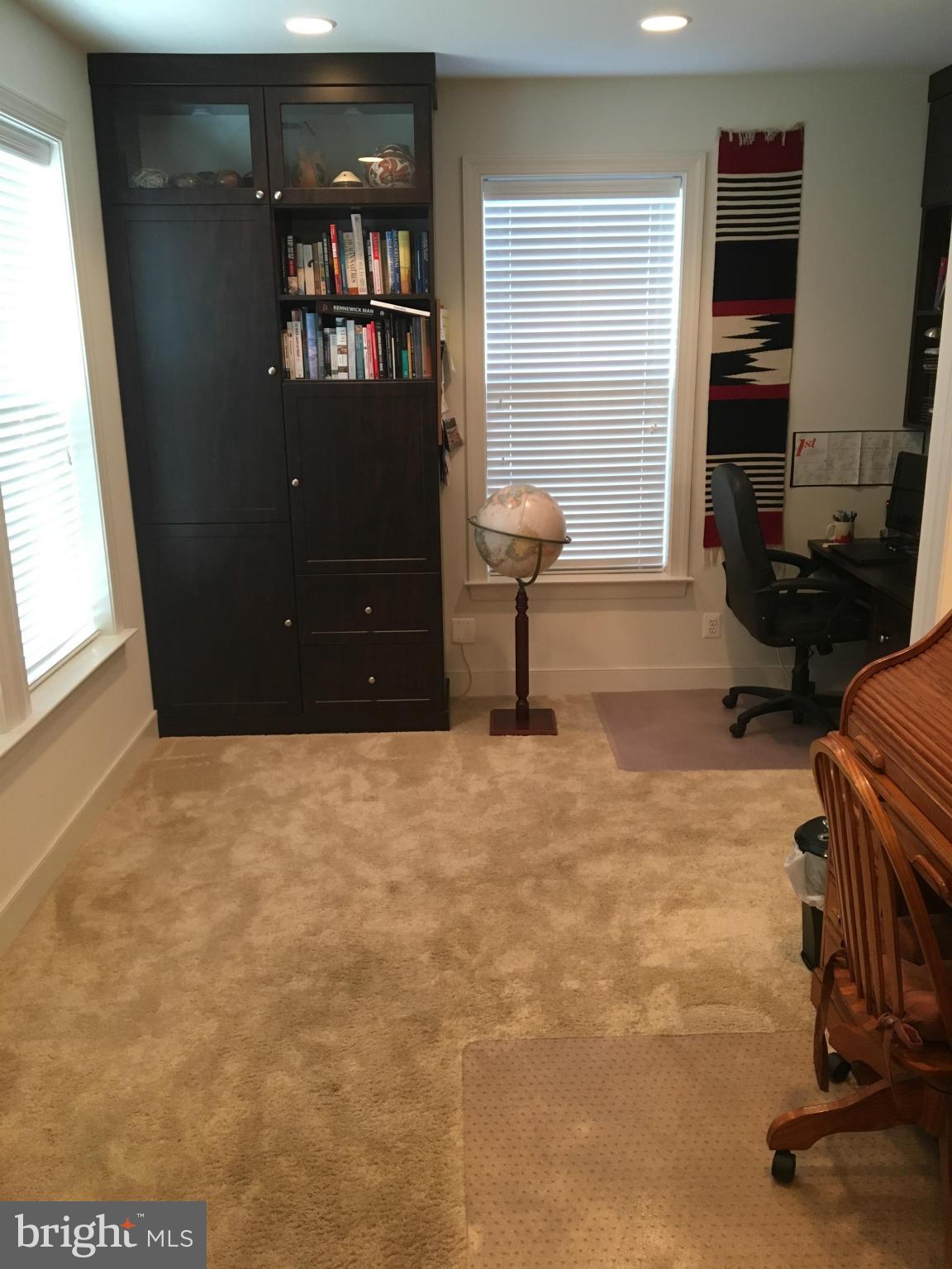 HUNTINGTON MEWS - Residential Lease