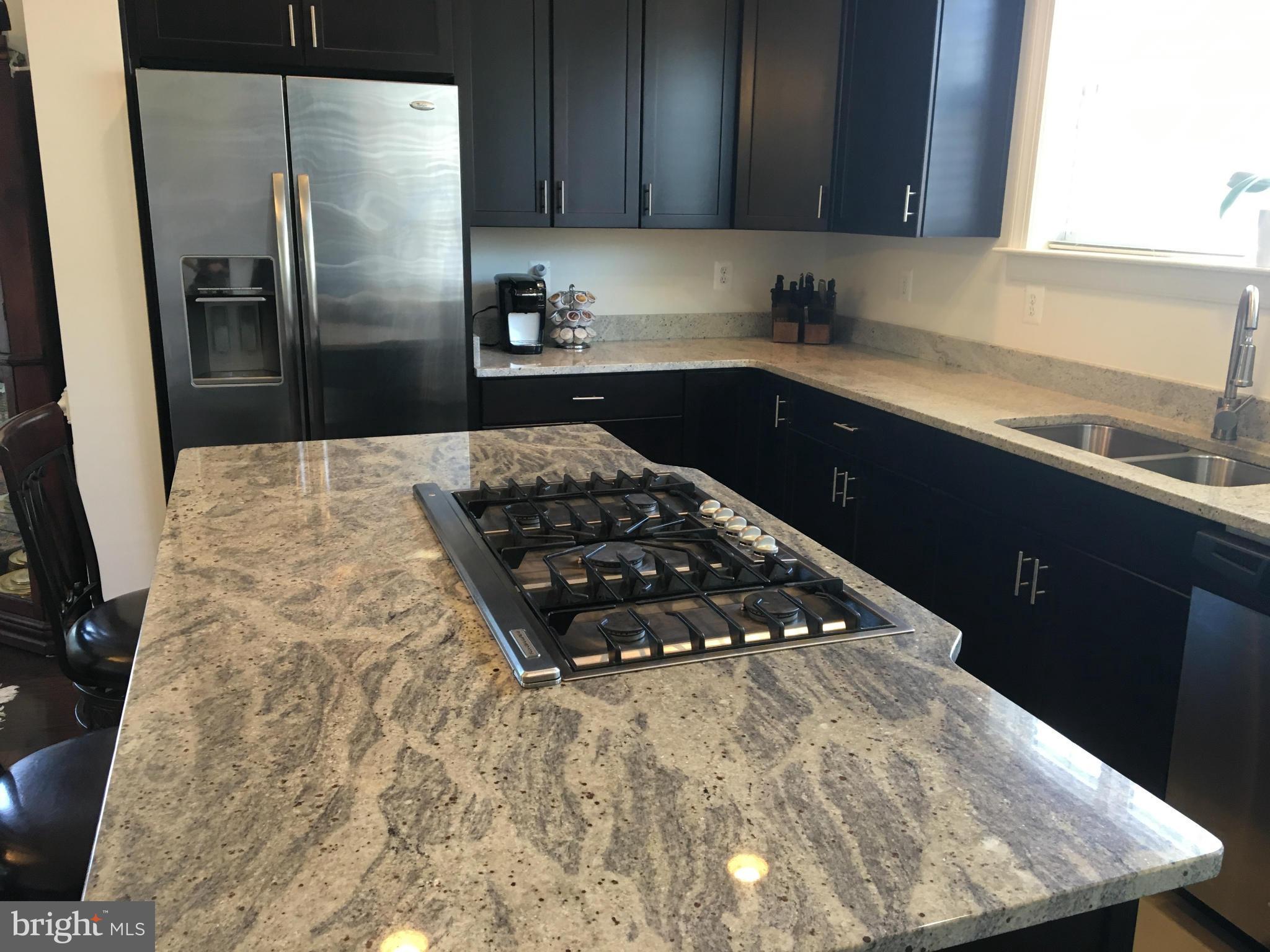 HUNTINGTON MEWS - Residential Lease