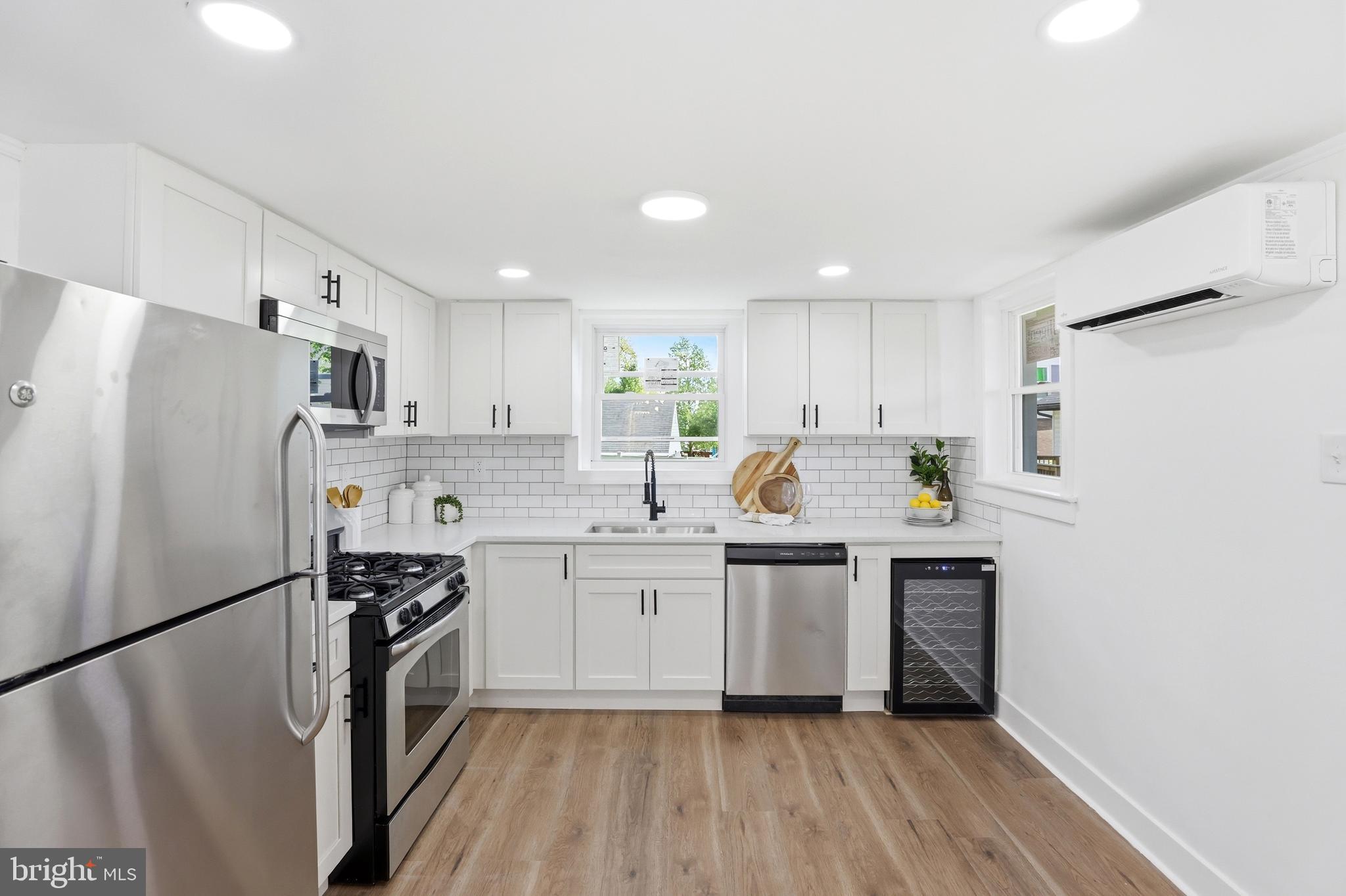 HARBOR VIEW - Residential