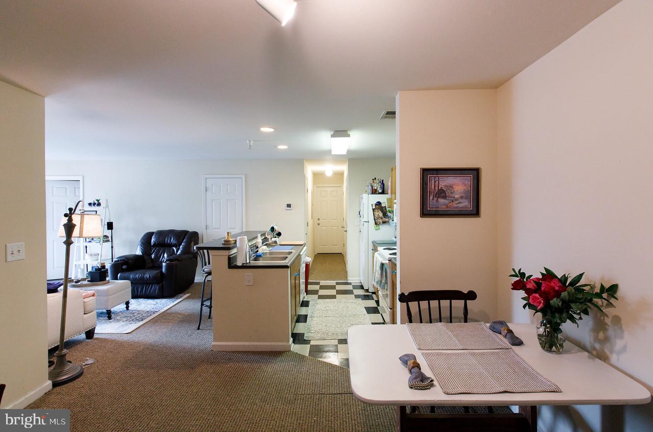 157 YELLOWSTONE DRIVE 208